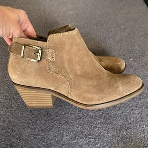 Sonoma tan suede booties